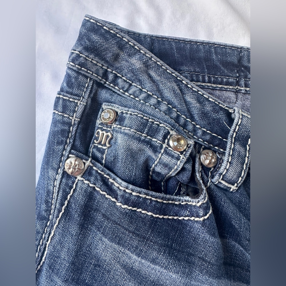 Miss Me Signature Ankle Skinny Jeans with Embellished Pockets - Picture 6 of 8